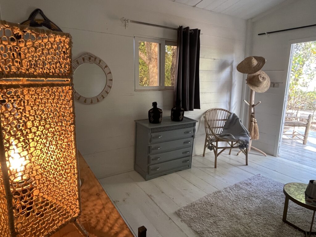 Détail de la cabane sur pilotis – La Vie en Rose Marrakech