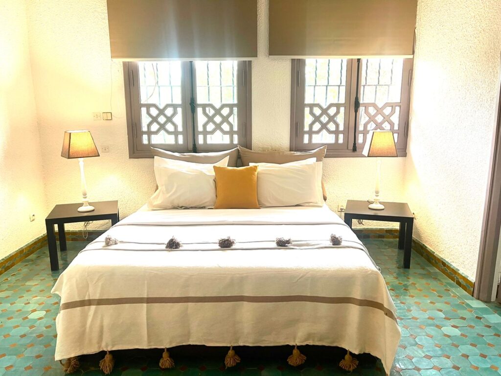 Chambre supérieure lumineuse – La Vie en Rose Marrakech
