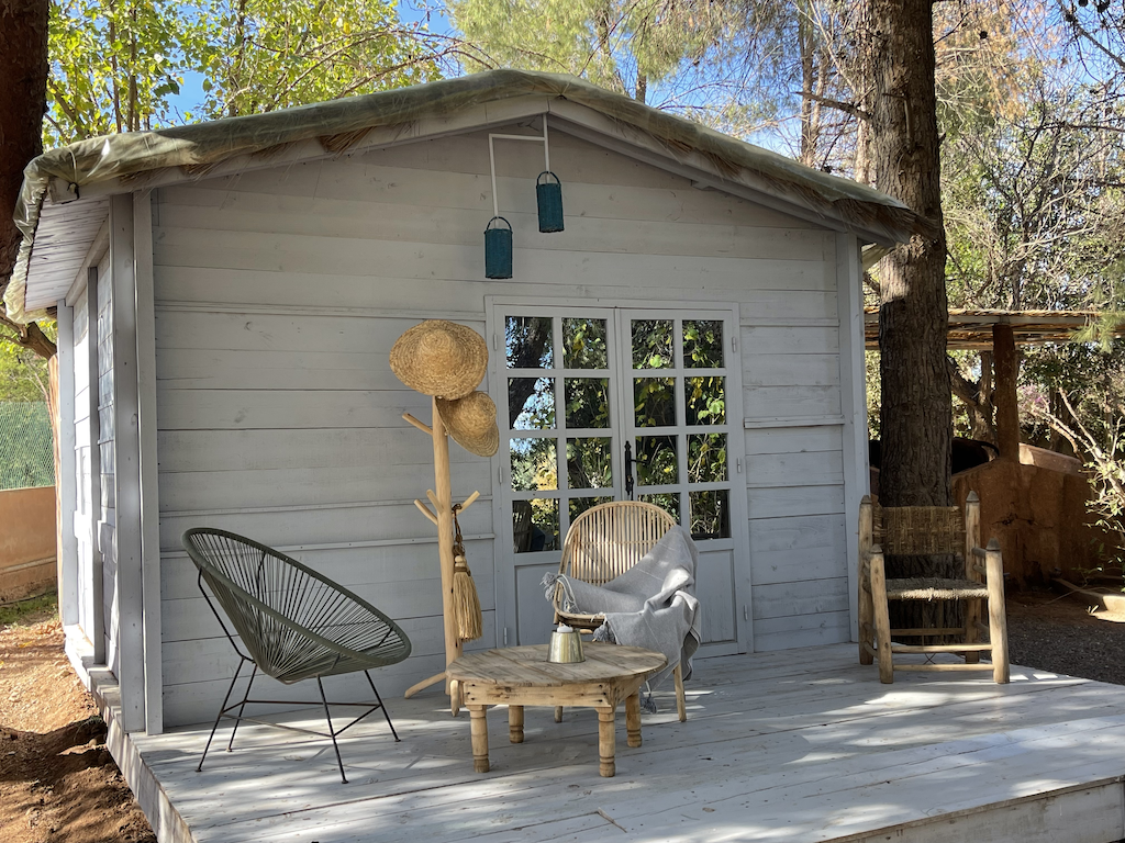 Terrasse de la cabane sur pilotis – La Vie en Rose Marrakech