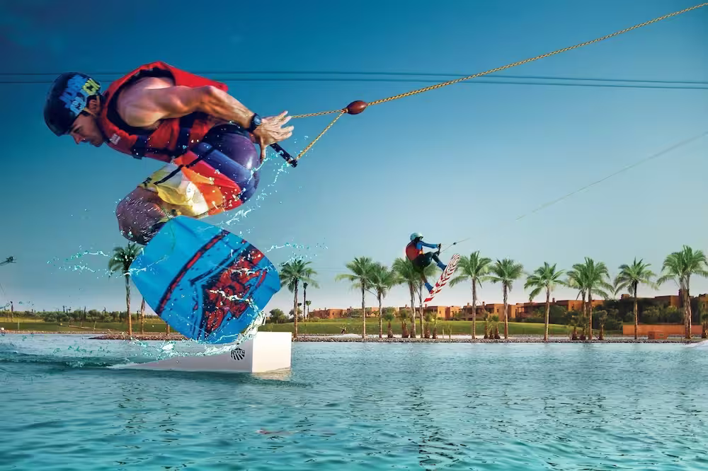 Wakeboard à Waky Marrakech, près de La Vie en Rose